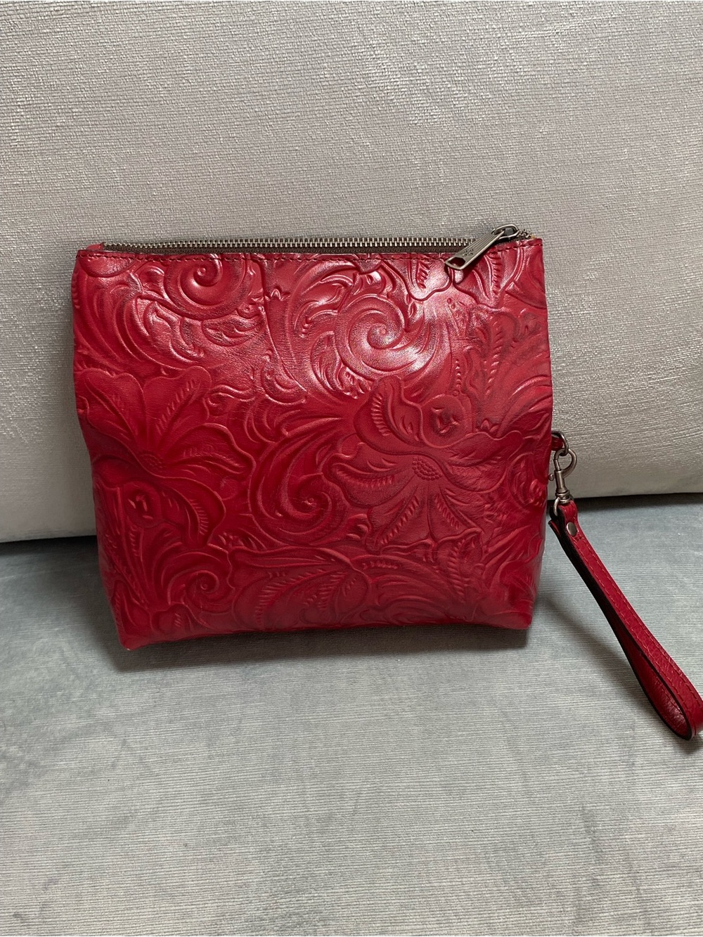 Patricia Nash Embossed Red Leather Foldover Wristlet Clutch EUC - Picture 5 of 16
